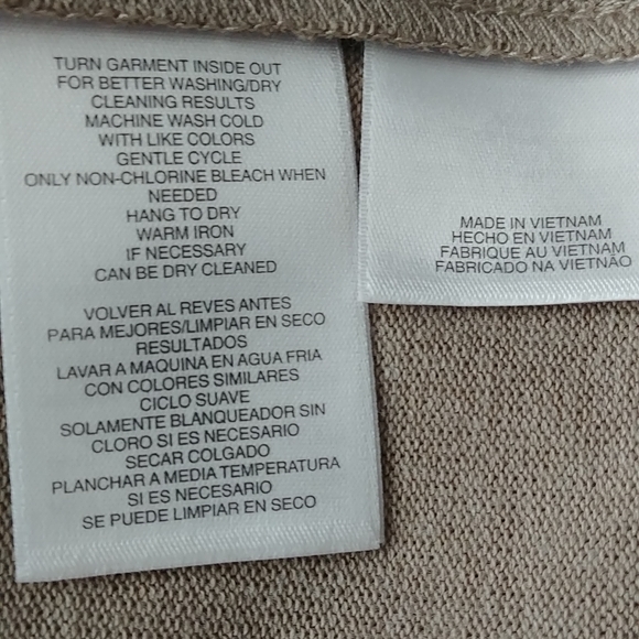 Like New beige color top, size L "JONES NEW YORK" - Picture 7 of 7